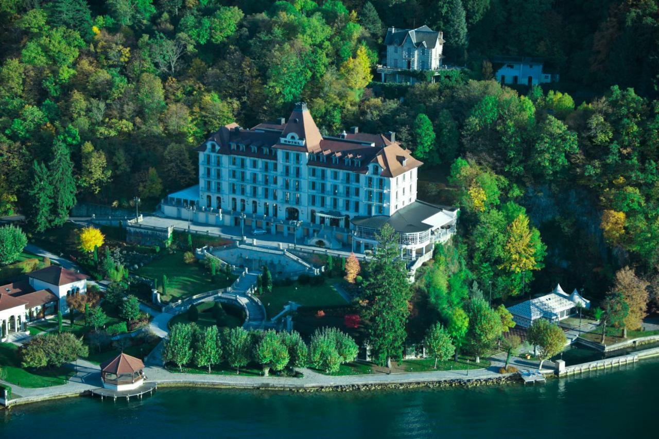 Le Palace De Menthon Exterior photo Aerial view