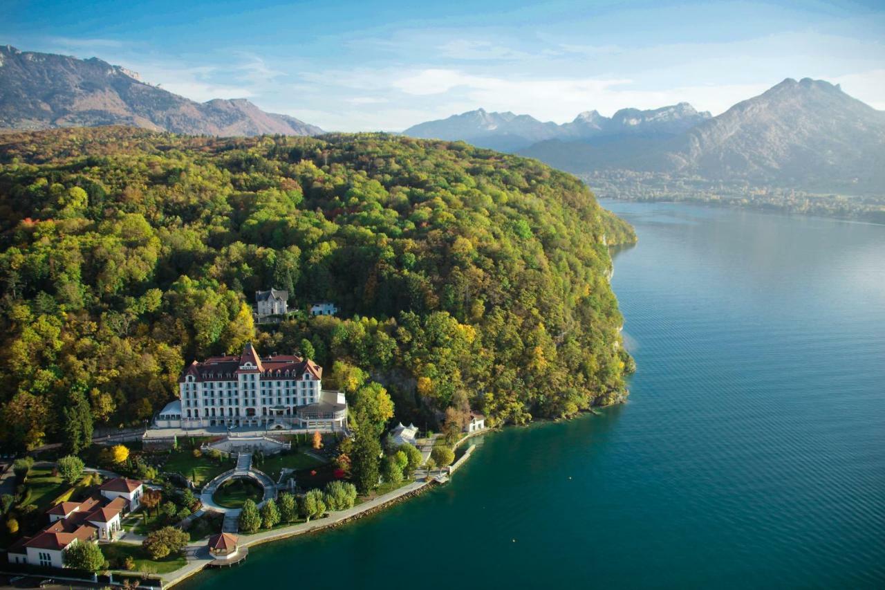 Le Palace De Menthon Exterior photo Aerial view of the Dolder Grand