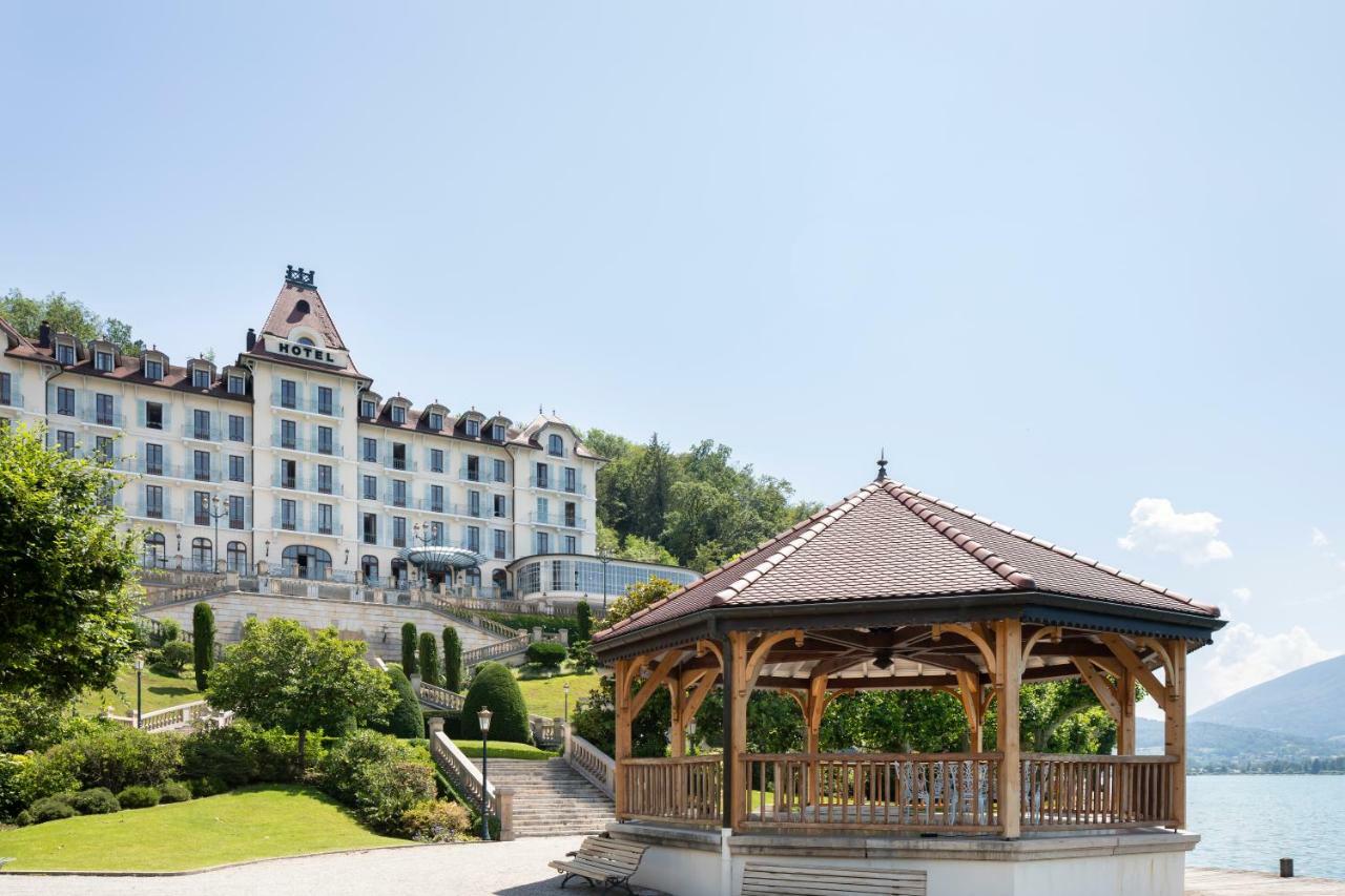 Le Palace De Menthon Exterior photo